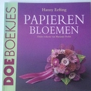 Papieren bloemen en andere decoraties maken